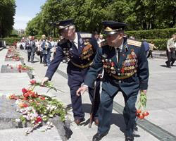 Сьогодні була війна: державні мужі не поклали квітів на могилу Невідомого солдата 