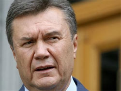 Котлети з мух Або як Янукович по-проФФесорськи зняв “перекоси” з російською мовою та Чорноморським флотом РФ