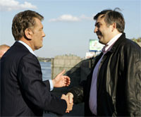 Президенти Ющенко й Саакашвілі зустрілися. Вони відпочинуть у Карпатах