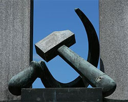Закон про радянську і нацистську символіку прийняв в першому читанні парламент Естонії 