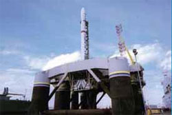 Українська ракета-носій "Зеніт" на стартовому майданчику морського космодрому.