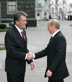 Президент Ющенко вважає, що об'єднувати ГТС із ресурсами “Газпрому” зарано 