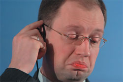 Яценюк, як справжній дипломат, спростував інформацію про скандал з Януковичем