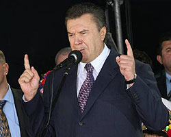 Янукович вже зазбирався на вибори, не подумайте, що на чесні. За домовленостями