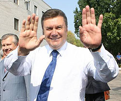 Насправді Янукович їздив до Москви здавати ГТС, а літаки були “фіговим листочком”