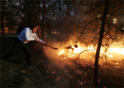 Президент Ющенко не бажає працювати за сумісництвом. Ні пожежним, ні залізничником
