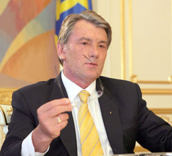 Президент Ющенко закликав генералітет боротися із собою консолідовано