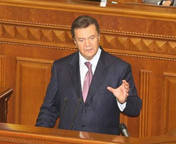 Янукович вже мріє про ШДК та покупку нардепів