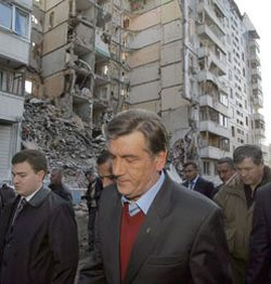 Президент Ющенко особсто проконтролював рятувальні роботи у Дніпропетровську