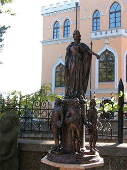 Пам'ятник Катерині ІІ в Одесі, все одно, що вшанування Гітлера у Варшаві
