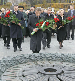 Президент Ющенко вшанував пам'ять загиблих у Другій світовій війні