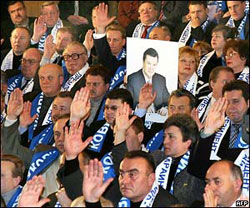 Янукович із 12 замами керуватиме фрацією у парламенті