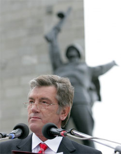 Президент Ющенко обломав російських маріонеток