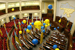 Парламентська “Антината”. У залі засідань тривє шоу-марафон із кульками