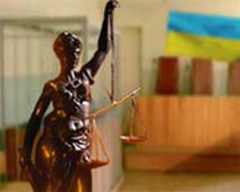 Суд зупинив дію Указу про дострокові вибори