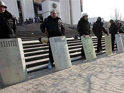 Хроніка Майдану в Кишиневі. Комуністична влада піддає тортурам заарештованих дітей