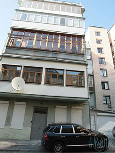 У житловому будинку у центрі Києва підірвали ліфт із людиною