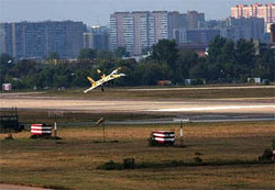 Су-35БМ заходить на посадку