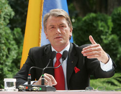 Віктор Ющенко впевнеий, що залишиться у своєму кабінеті