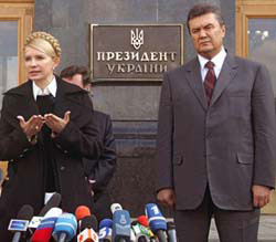 Янукович готує на вибори “каруселі з туристів”