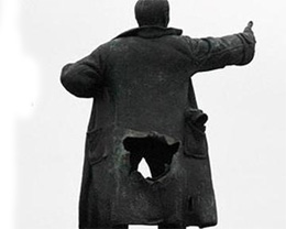 Українці демонструють “палке кохання” до “вічноживого” Леніна