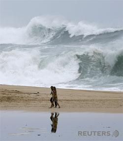 Хвилі заввишки 15 м спостерігаються на Гавайях раз на десятиліття