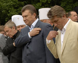 Сіамські близнюки Кучми. Як Ющенко агітує за Януковича