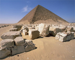 Єгипетські піраміди будували не невільники