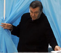 Навіть у Кремлі не приховують: Янукович - лохотронна булька