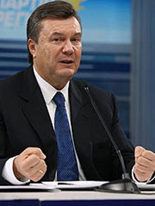 Януковичу і його фанам доведеться змінити звичний кийок на компьютер