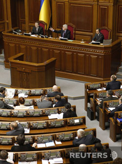 Парламент почав розглядати відставку Тимошенко