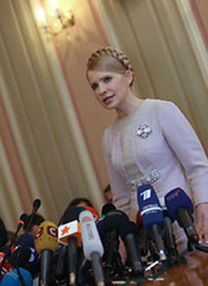 Тимошенко вимагає скликання позачергової сесії парламенту