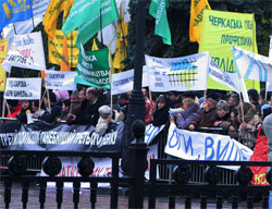 В Україні тривають протести підприємців проти твору уряду Азарова