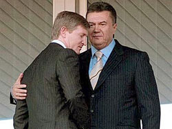 Закінчилася політична любов? Янукович і Ахметов обмінялися “компліментами”