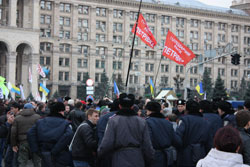 Міліція і судові виконавці прийшли на Майдан