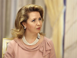 Перша “леді” Росії показала Європі високу російську культуру-мультуру