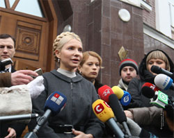 Тимошенко переконана у слабкості Януковича