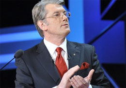 Своїми запізнілими рішеннями Ющенко допомагає антиукраїнським силам