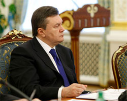 Янукович відклав вступ в силу антикорупційних законів. Фото прес-служби Президента