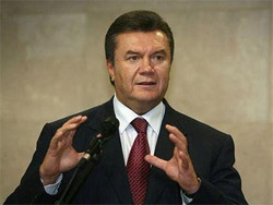 Янукович пояснив американській еліті, що таке “справжня демократія”