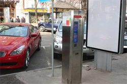 Завдяки Азарову і тушкованому парламенту кияни отримають найдорожчі у Європі парковки