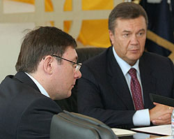 Брат Луценка каже, що Янукович розробив план політичних репресій