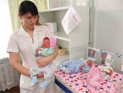 Нардепи збільшили допомогу при народженні дитини. У першому читанні