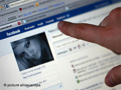 Єврокомісія готова судитися з Facebook і Со