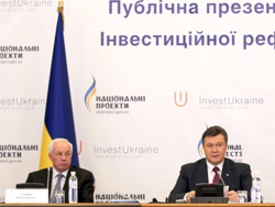 Янукович запідозрив, що Азаров розповідає йому казки