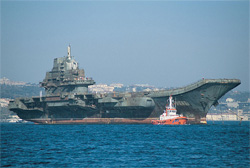 Крейсер “Варяг” на суднобудівному заводі у Миколаєві