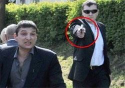 У Львові цей громадянин застосував зброю - чи буде він відповідати, згідно з законом?