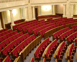 Фракція БЮТ, на знак протесту проти політичних репресій, покинула залу засідань парламенту 