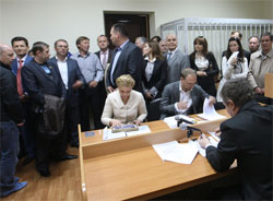 Тимошенко покинула залу судового засідання