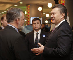 Янукович оголосив список “на вильот” з команди проФФесіоналів